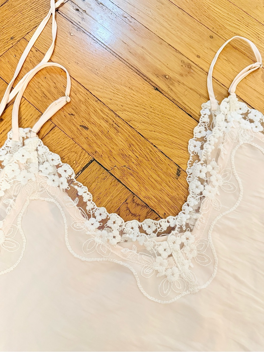 Free People Someone Like You Cami Top Adjustable Lace & Ribbons NWOT Ivory  M - Picture 8 of 16